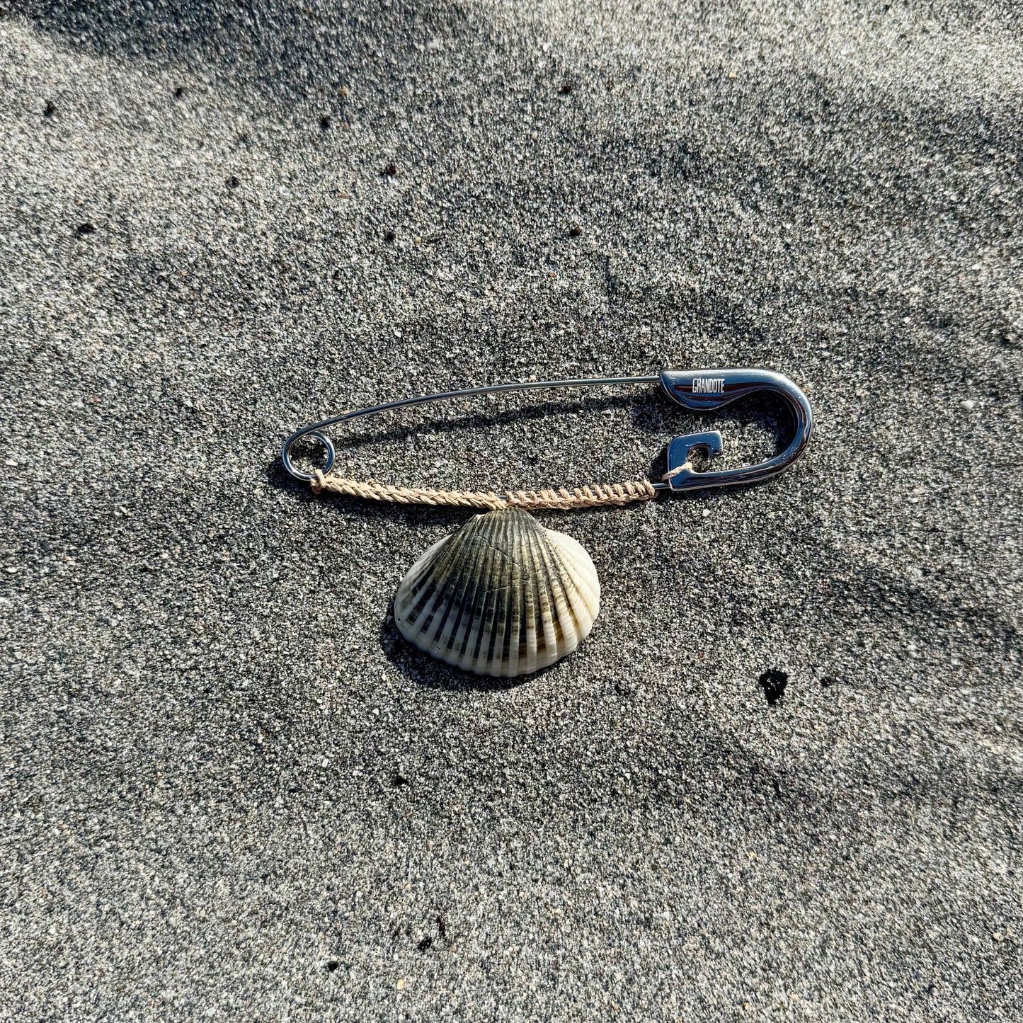 SINGLE SHELL PIN